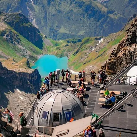 公寓 A Quiet Place *